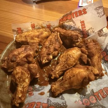 Hooters - 911 wings with most of the sauce under the wings instead of coating them - American Near Me - Orland Park, Illinois Hooters - 911 wings with most of the sauce under the wings instead of coating them - American Near Me - Orland Park, Illinois