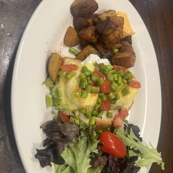 Cafe Bonjour - Gluten free Eggs Benedict - Breakfast & Brunch Near Me - Boston, Massachusetts