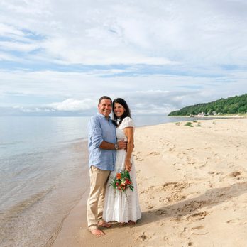 KarunaPhoto - Microwedding and the couple on the beach on Lake Michigan - Event Photography Near Me - Mesick, Michigan KarunaPhoto - Microwedding and the couple on the beach on Lake Michigan - Event Photography Near Me - Mesick, Michigan
