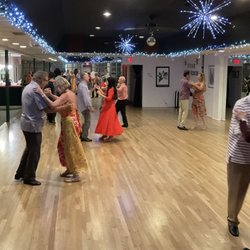 Ballroom Masters of Hallandale - Salsa group dance lesson in Pompano Beach and Fort Lauderdale.