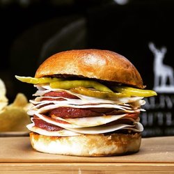 Palivor Çiftliği Nişantaşı Cafe & Şarküteri - Acılı Sucuk Dağı Burger