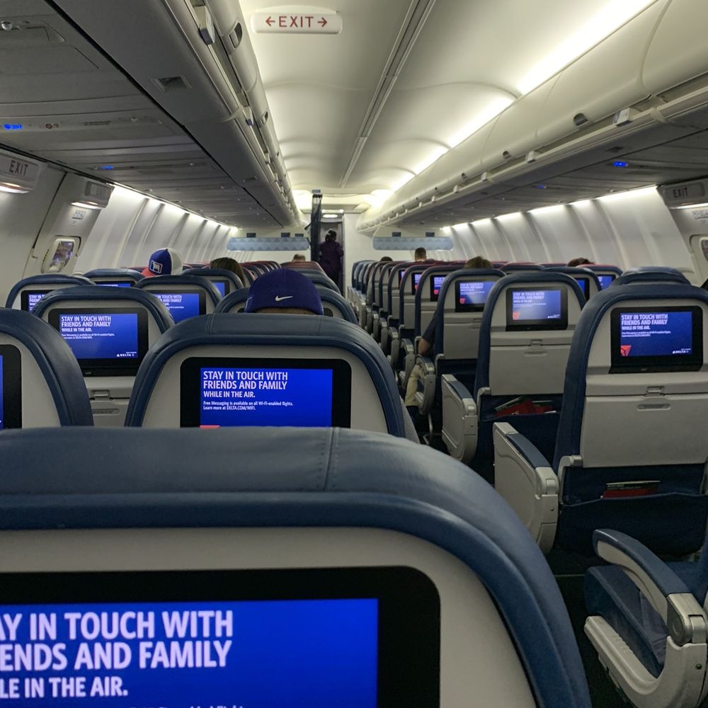 Delta Air Lines - Airlines Near Me - Dulles, Virginia