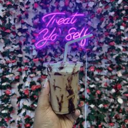 Cat's Cakes and Cafe - S'mores Cold Brew