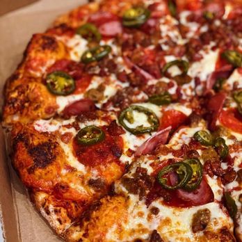 Fox's Pizza Den - Pizza Near Me - Tupelo, Mississippi