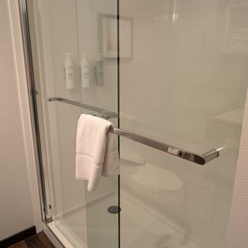 Hampton Inn & Suites Phoenix Downtown - Shower - Hotels Near Me - Phoenix, Arizona Hampton Inn & Suites Phoenix Downtown - Shower - Hotels Near Me - Phoenix, Arizona