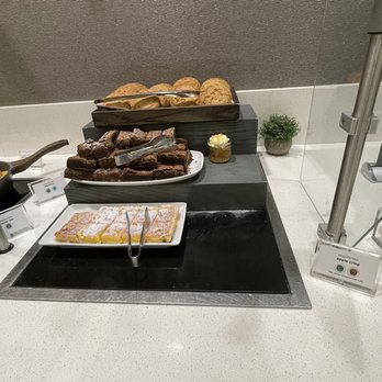 Delta Sky Club - Airport Lounges Near Me - San Francisco, California Delta Sky Club - Airport Lounges Near Me - San Francisco, California