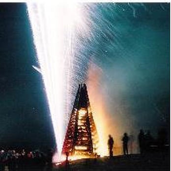 Bonfires on the Levee - firecracker bonfire - Festivals Near Me Bonfires on the Levee - firecracker bonfire - Festivals Near Me