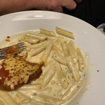 Ruby Tuesday - Dried out pasta from sitting under lights too long. - Burgers Near Me - Alcoa, Tennessee