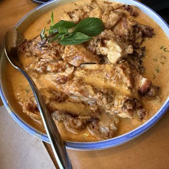 Kin Len Thai Night Bites - Battered chicken in red curry. Yummm! - Thai Near Me - Seattle, Washington Kin Len Thai Night Bites - Battered chicken in red curry. Yummm! - Thai Near Me - Seattle, Washington