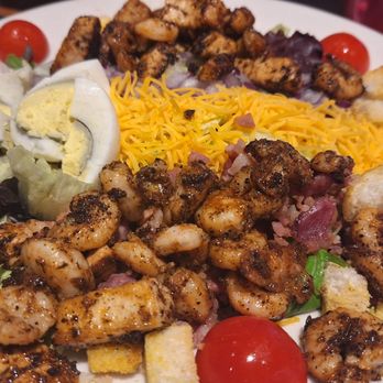 Wintzell's Oyster House - Mahi mahi salad - Seafood Near Me - Mobile, Alabama Wintzell's Oyster House - Mahi mahi salad - Seafood Near Me - Mobile, Alabama