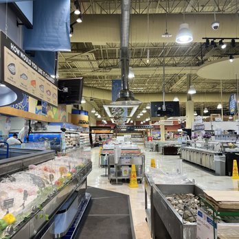 H Mart - Niles - Seafood area - Grocery Near Me - Niles, Illinois