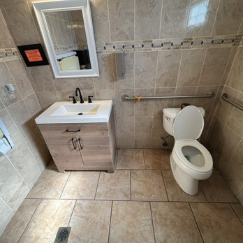 Black Olive Restaurant - Clean bathroom. - Italian Near Me - Vineland, New Jersey Black Olive Restaurant - Clean bathroom. - Italian Near Me - Vineland, New Jersey