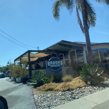 Brooks Burgers - Hot Dogs Near Me - Pismo Beach, California