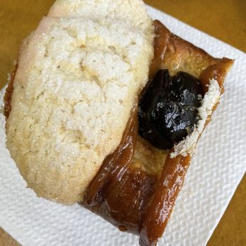 Ardys Concession - Rosca de Reyes - Filipino Near Me - Indianapolis, Indiana