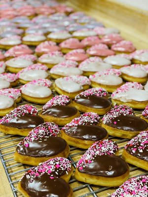 Amigos Donuts by null