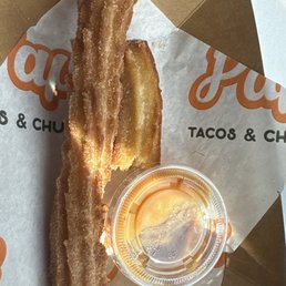 Churro con Dulce de Leche Churro con Dulce de Leche