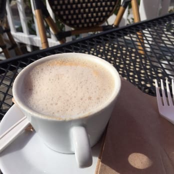 Gum Tree Cafe - Flat white...where's the microfoam? - Australian Near Me - Hermosa Beach, California