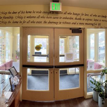 Ray Hickey Hospice House - The front lobby - Hospitals Near Me - Vancouver, Washington Ray Hickey Hospice House - The front lobby - Hospitals Near Me - Vancouver, Washington
