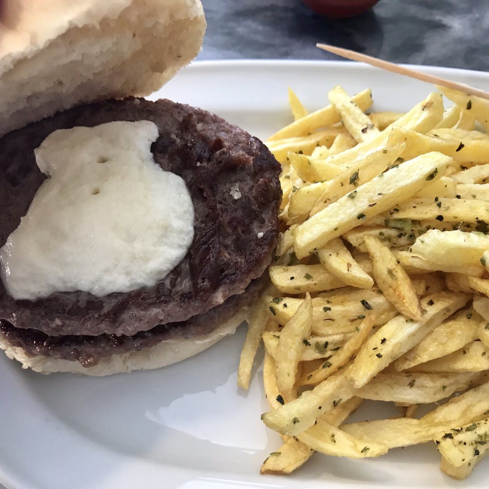 Hamburgueria do Bairro - Burgers Near Me - Cascais, 11