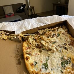 Sad first time experience ordering this pizza Sad first time experience ordering this pizza