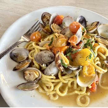 Piazza 1909 - SPAGHETTI alle VONGOLE - Italian Near Me - San Diego, California