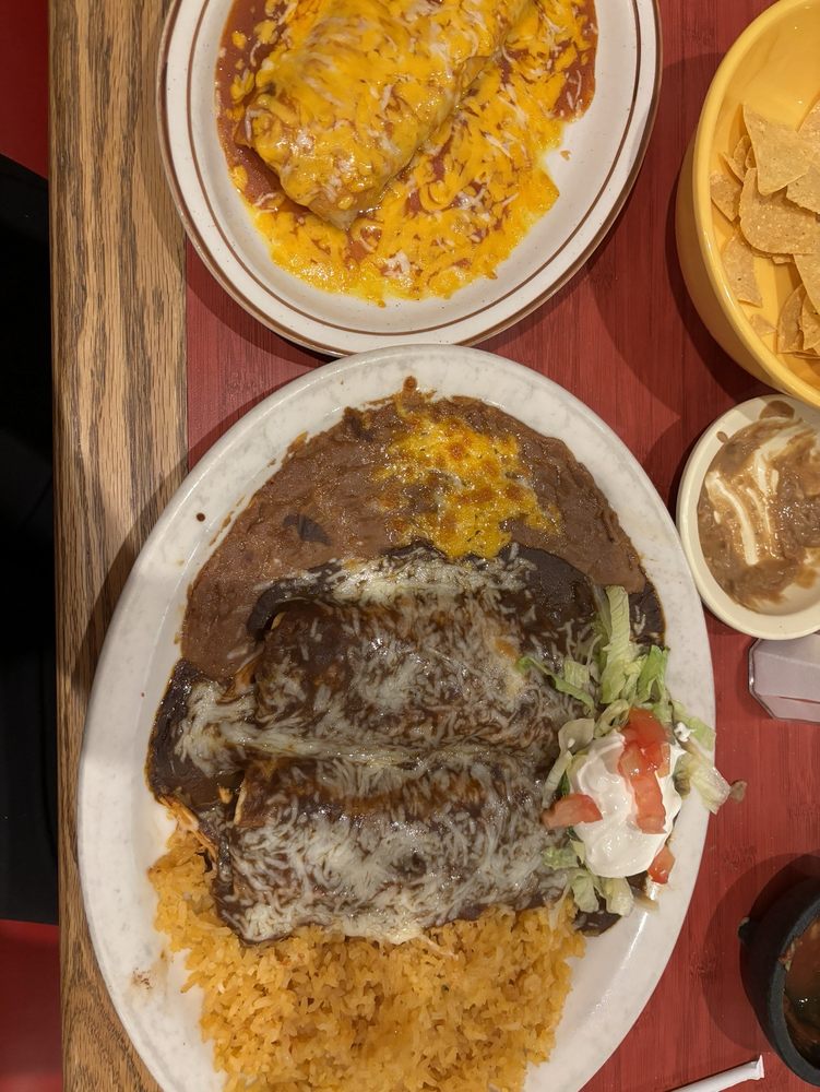 CASA DE ORO Updated September 2024 14 Photos 123 N Main St