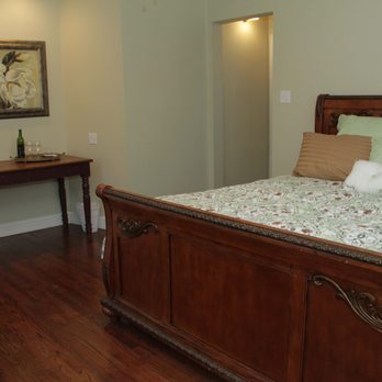 The Oaks Bed and Breakfast - Magnolia - Bed & Breakfast Near Me - Sulphur Springs, Texas The Oaks Bed and Breakfast - Magnolia - Bed & Breakfast Near Me - Sulphur Springs, Texas