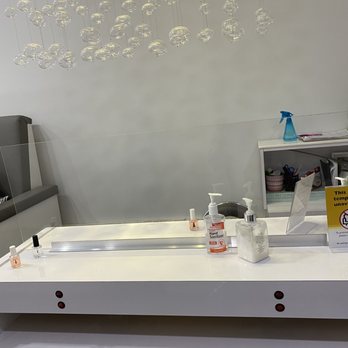 Liz Nail & Spa - Drying station - Nail Salons Near Me - Flushing, New York