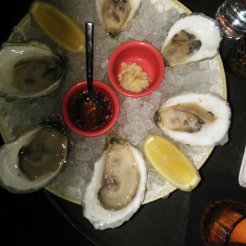 Sweet Polly - Oysters $1 at happy hour (Mon - Fri 4-630pm) - Cocktail Bars Near Me - Brooklyn, New York Sweet Polly - Oysters $1 at happy hour (Mon - Fri 4-630pm) - Cocktail Bars Near Me - Brooklyn, New York