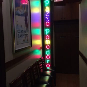Pazzo Pomodoro - Love the neon - Pizza Near Me - Vienna, Virginia