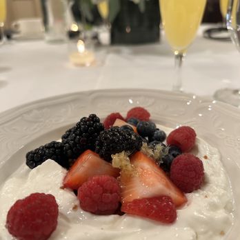 The Grill Room - Berry and yogurt bowl - New American Near Me - New Orleans, Louisiana