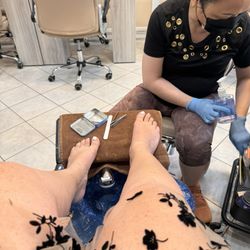 Orchid Nails