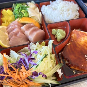 Yo Sushi - Sashimi with Salmon Teriyaki, but substitute for white fish - Sushi Bars Near Me - Vallejo, California