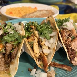 El Rodeo - Steak and chicken tacos