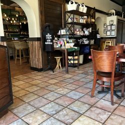 El Tamarindo - The inside of the restaurant.. I ordered to go