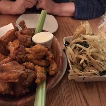 Elephant & Castle - Amanzing wings and Frites - American Near Me - Dublin, D