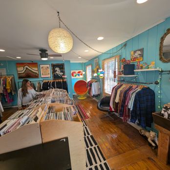 DIG Records & Vintage - Vinyl Records Near Me - Leesburg, Virginia