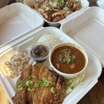 The Golden Pineapple - Pork katsu, beef stew and poke nachos. Super yummy! - Hawaiian Near Me - Sacramento, California The Golden Pineapple - Pork katsu, beef stew and poke nachos. Super yummy! - Hawaiian Near Me - Sacramento, California