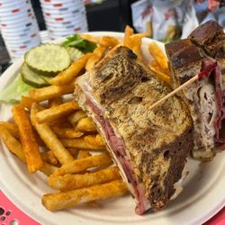 Off Broadway Cafe - Midtown Deli with Seasoned Fries