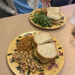 Poulet sandwich with chickpeas and cous cous & Leah sandwich with salad and cous cous Poulet sandwich with chickpeas and cous cous & Leah sandwich with salad and cous cous