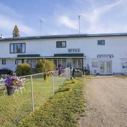Snowed Inn RV Park Campers & Tents - Mary's main check in office