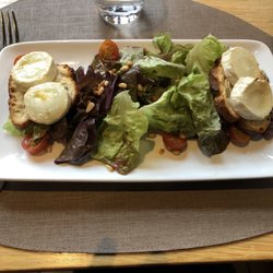 La Cellier Volnaysien - Salad with Goat Cheese