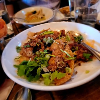 Saranrom Thai - Thai Near Me - Elmhurst, New York