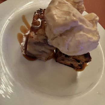 Fat Cats - Banana chocolate chip bread pudding with caramel chocolate chip ice cream - New American Near Me - Cleveland, Ohio Fat Cats - Banana chocolate chip bread pudding with caramel chocolate chip ice cream - New American Near Me - Cleveland, Ohio