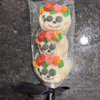 M Street Baking Company - Día de los muertos marshmallow stick - Cupcakes Near Me - Howell, Michigan