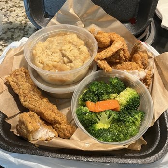 LA Cajun Table - Four piece catfish with shrimp, steamed broccoli and mashed potatoes - Cajun/Creole Near Me - Sugar Land, Texas