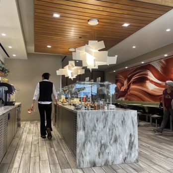 Escape Lounges - Hot food - Airport Lounges Near Me - Phoenix, Arizona Escape Lounges - Hot food - Airport Lounges Near Me - Phoenix, Arizona