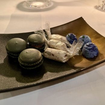 La Mer - Mignardises - VN - French Near Me - Honolulu, Hawaii