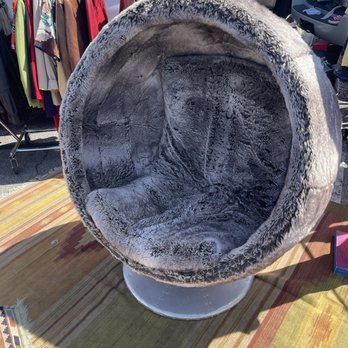 Long Beach Antique Market - Antiques Near Me - Long Beach, California