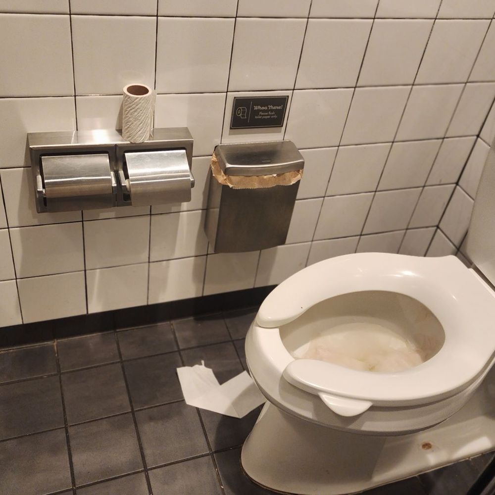 Shake Shack UTC San Diego - Dirty bathroom - Fast Food Near Me - San Diego, California Shake Shack UTC San Diego - Dirty bathroom - Fast Food Near Me - San Diego, California